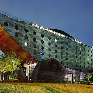 5* Otel Unique